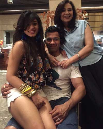 Ketika Sharma with her Mother and Brother