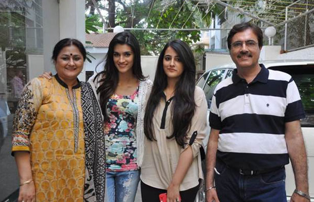 Kriti Sanon Family