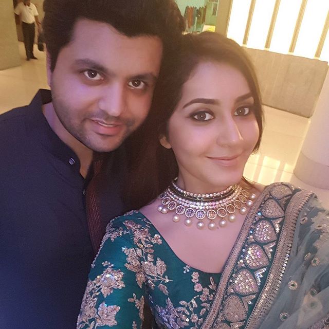 Raashi Khanna with her brother