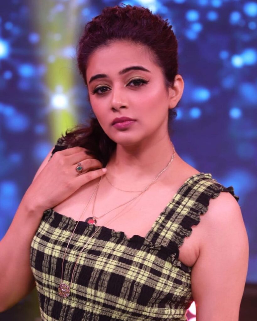 Priya Mani Hot