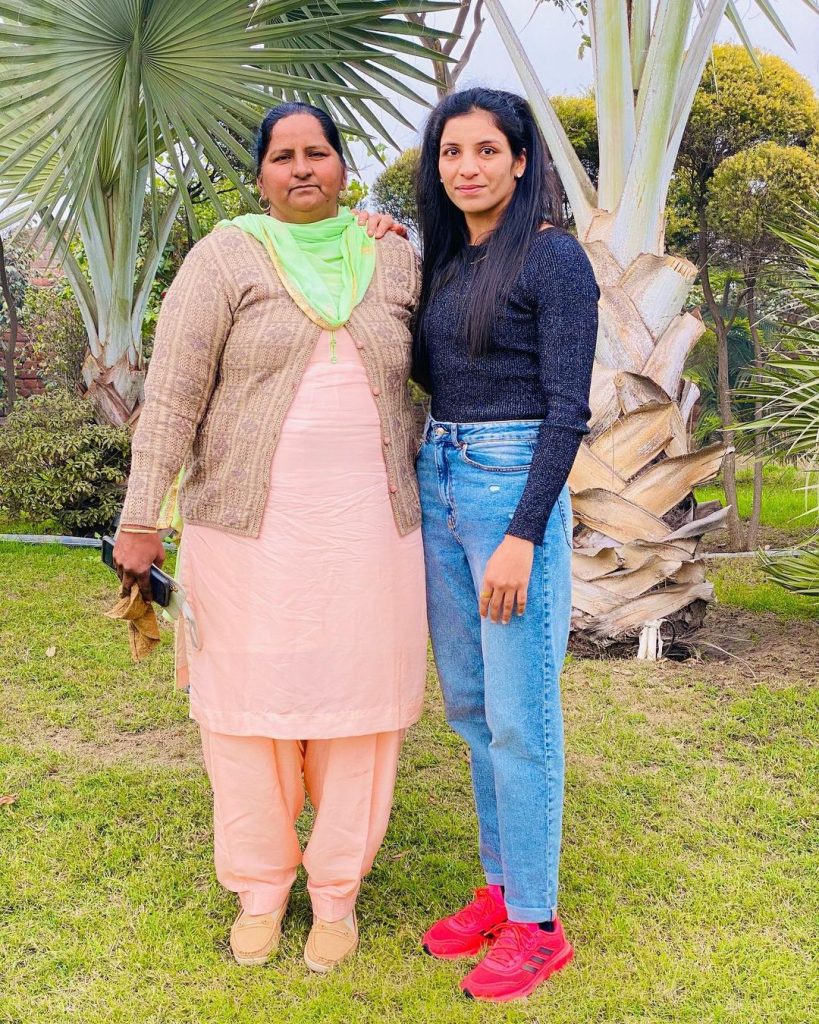 Simranjit Kaur with her mother
