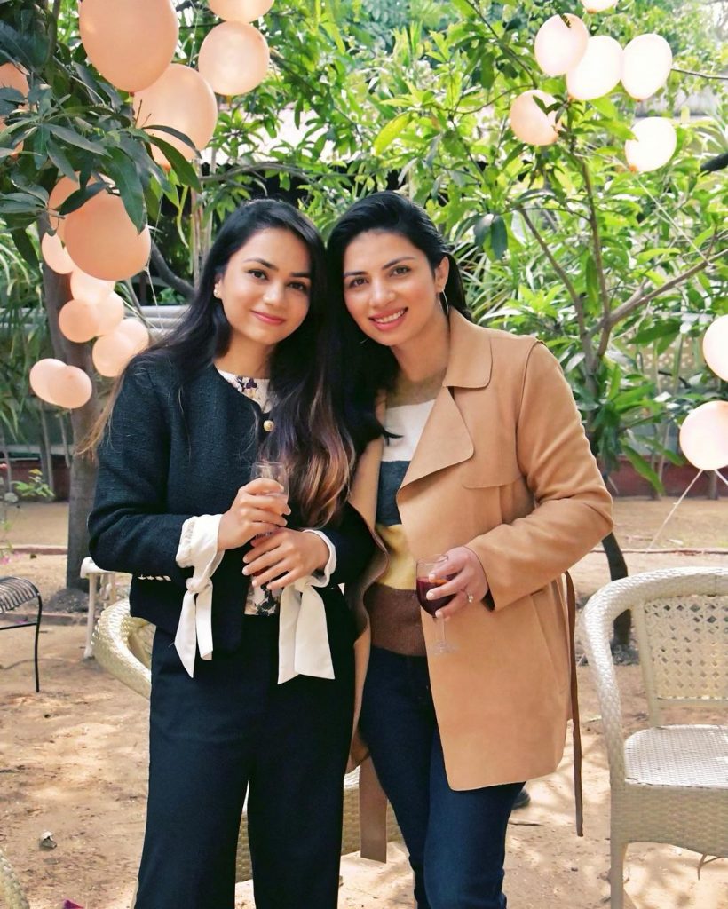 Apurvi Chandela with her sister