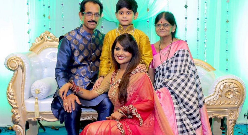 Kathi Karthika with her Parents and Son