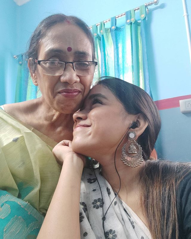Ananya Chakraborty with her Mother
