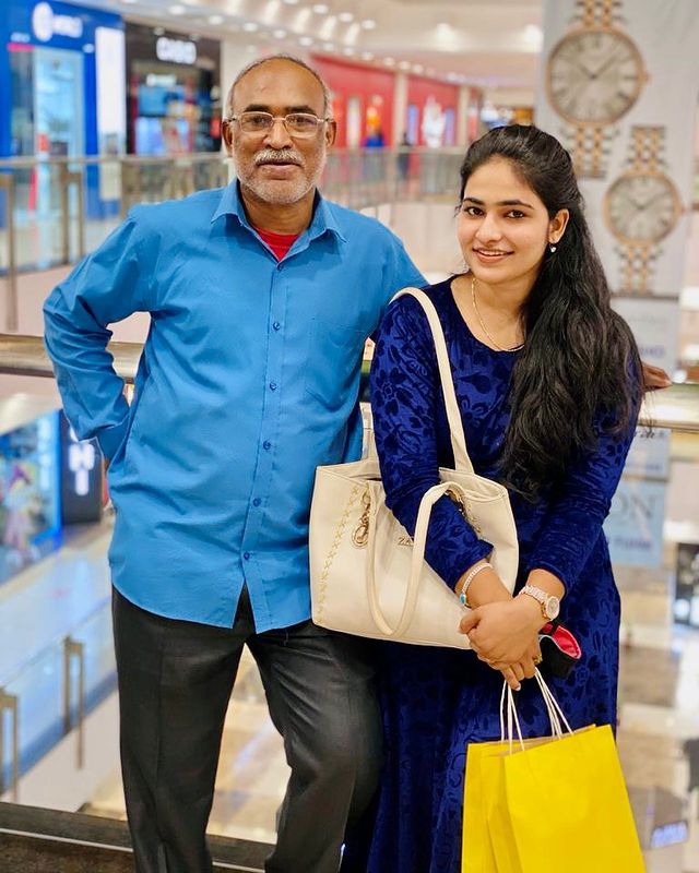 Shruthi Selvam with her father