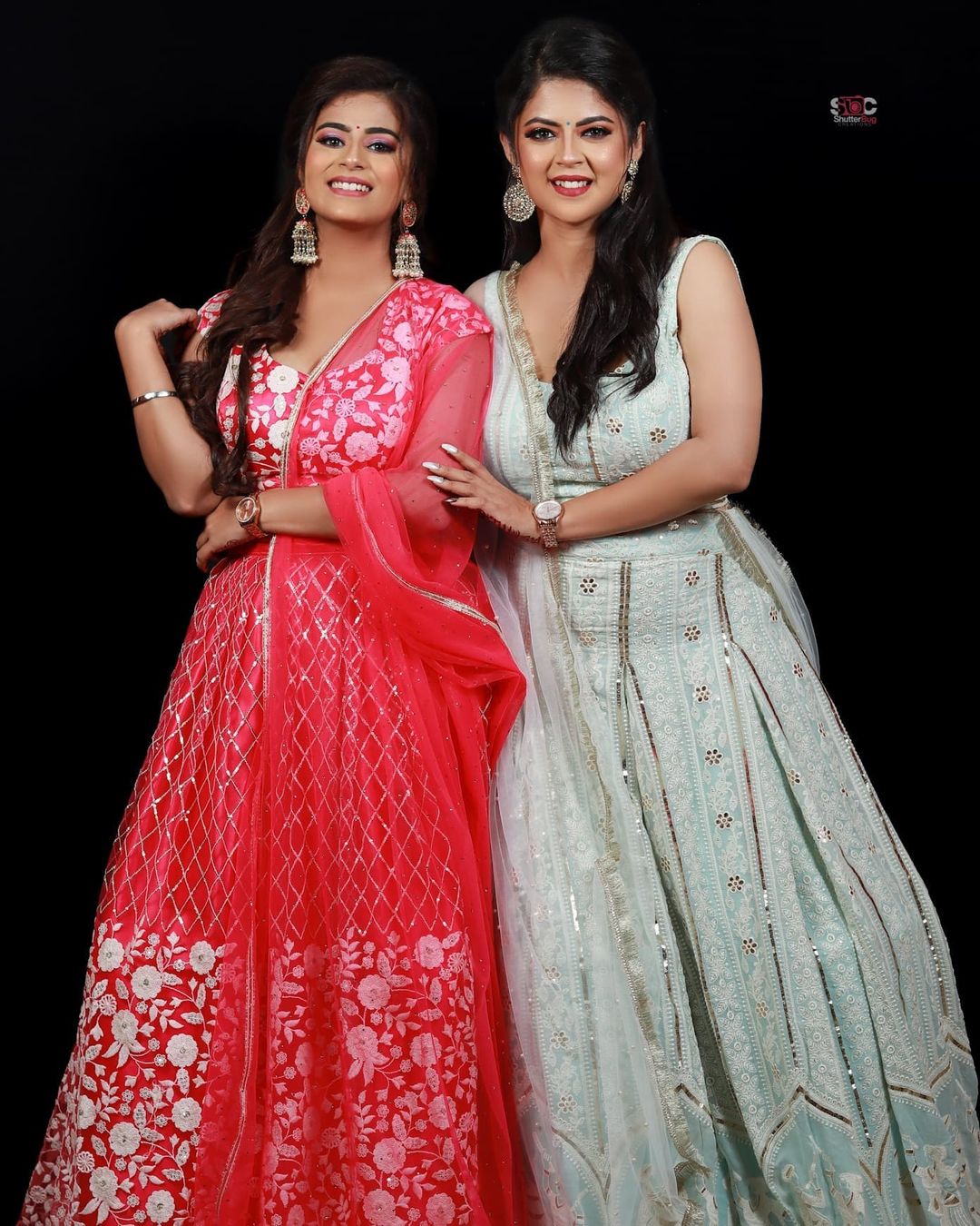 Actress Mansi Joshi with her Sister