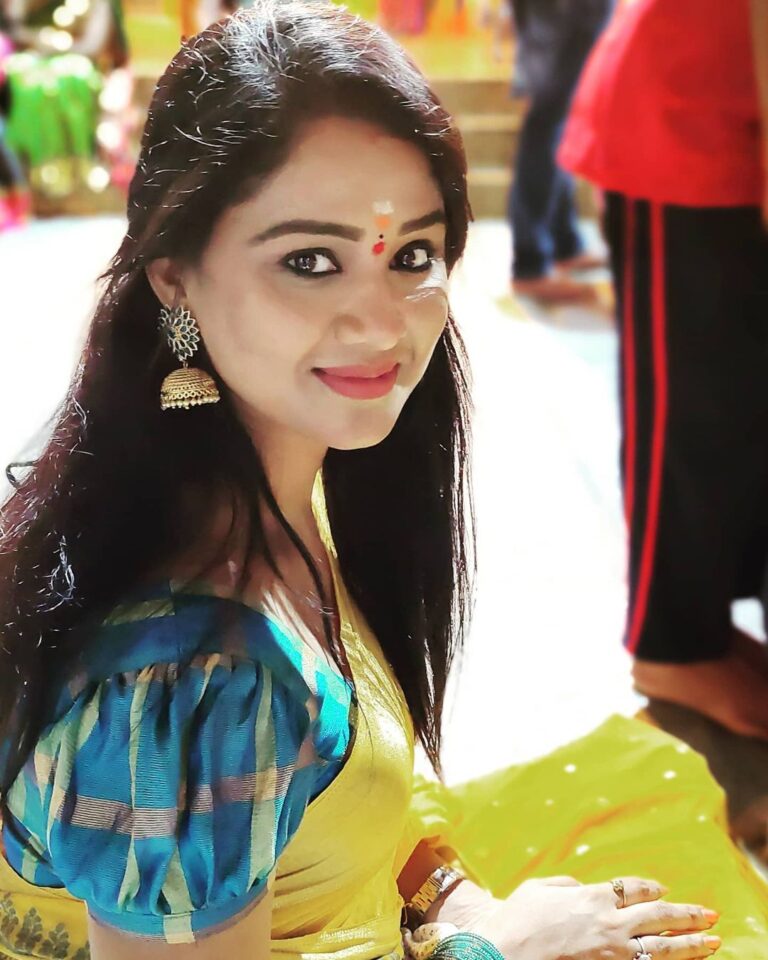 Keerthi Keshav Bhat Wiki, Biography, Age, Husband, Family, Serials ...