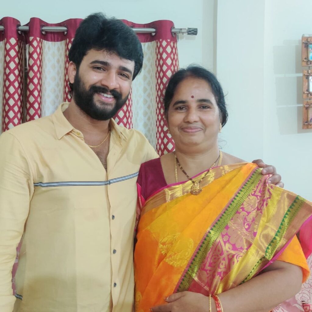 Actor EK Nadh with his Mother