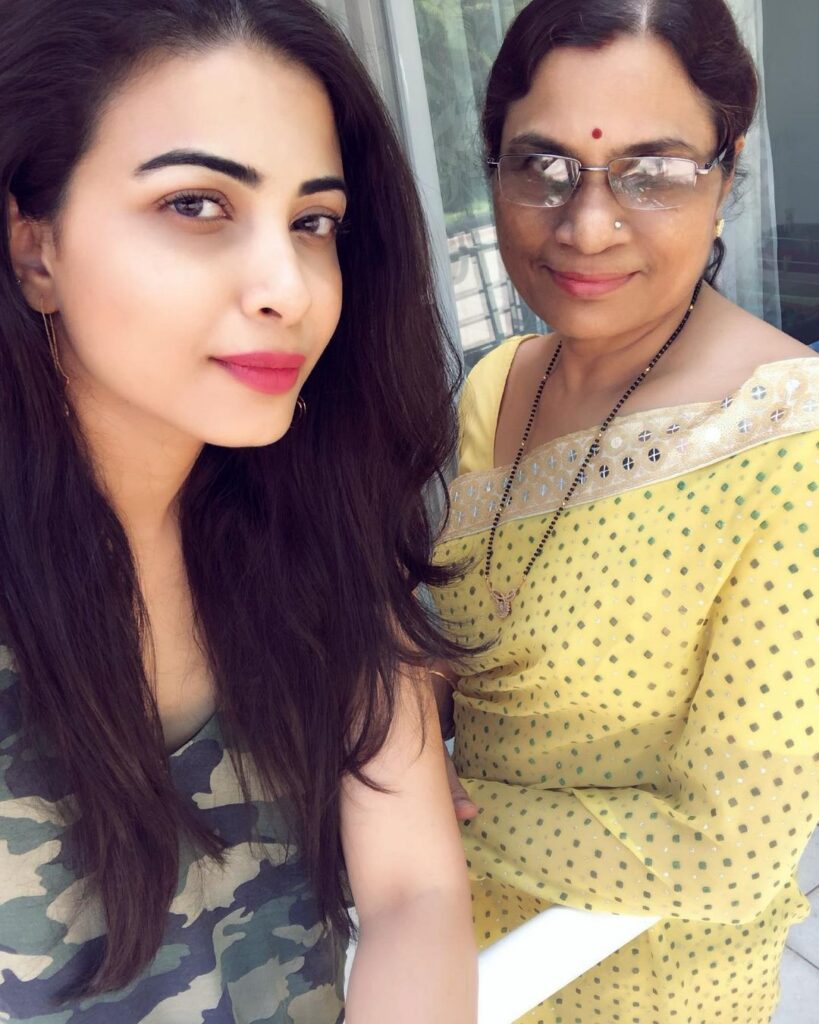 Kavya Shetty with her Mother