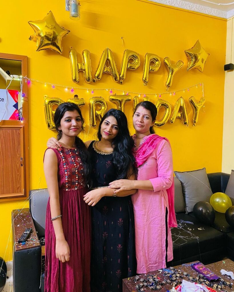 Malavika Sreenath with her Mother and Sister