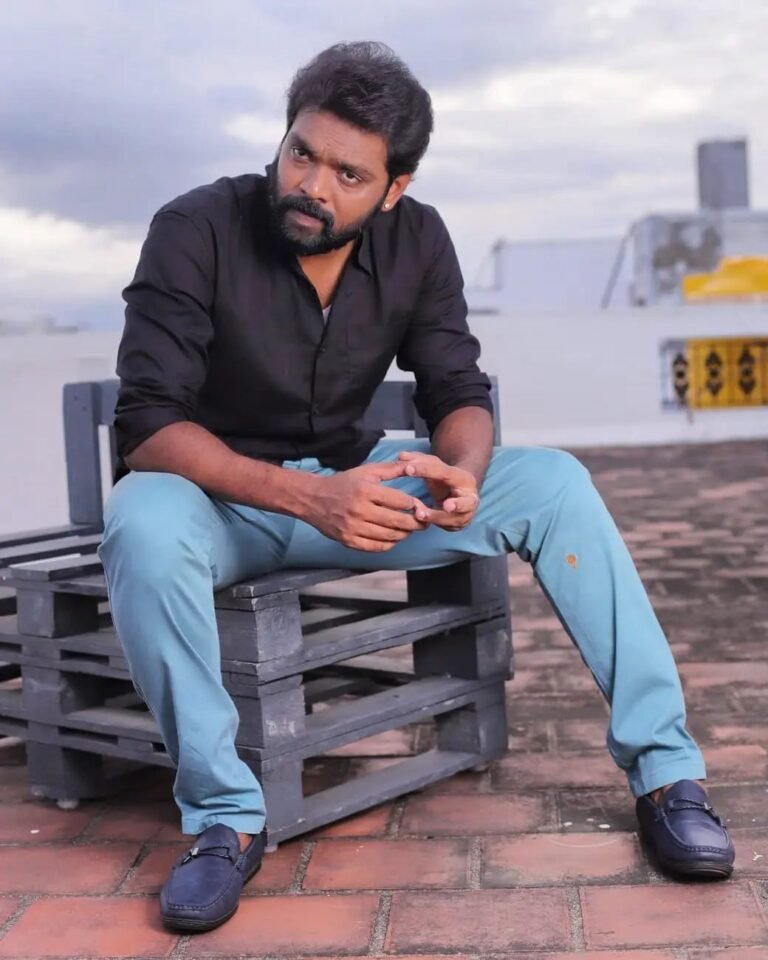Vinoth Oper Vinoth Babu Age, Height, Family, Serials List, Biography, & More