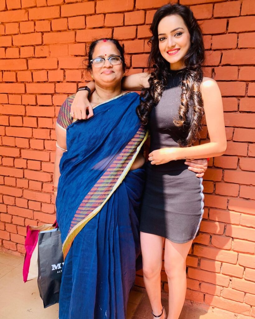 Jasmine Rath with her Mother