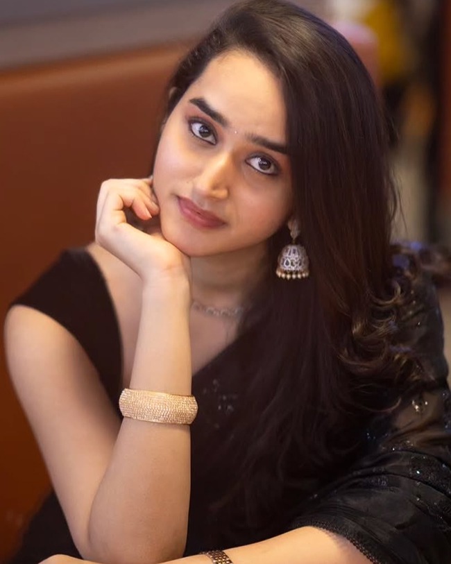 RJ Charmilla Biography