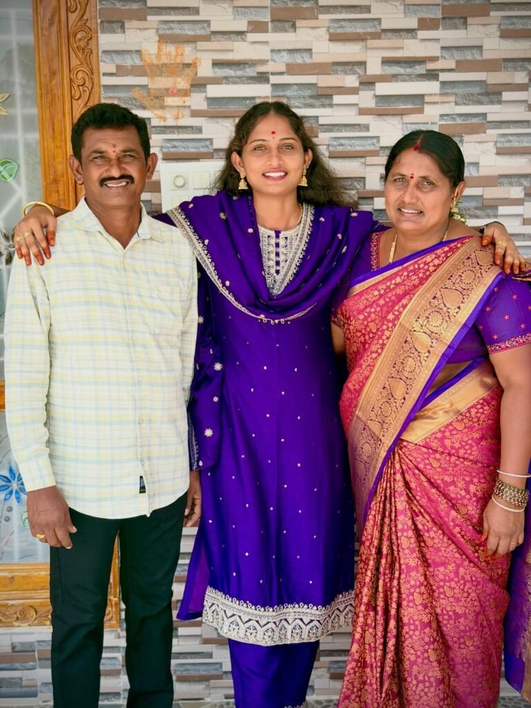 Singer Jhansi with her Parents